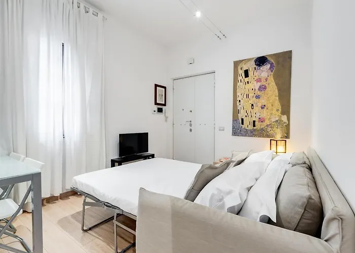 Апартаменты Warm Flat Near The Vatican