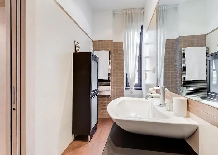Warm Flat Near The Vatican